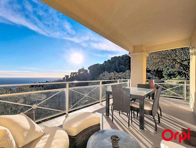 Maison - 222 m² - 8 pièces