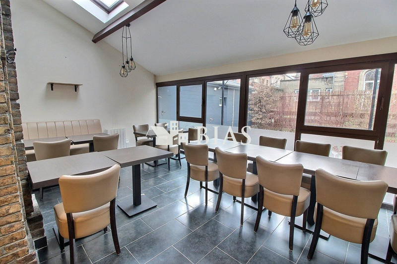 Local commercial - 326 m²