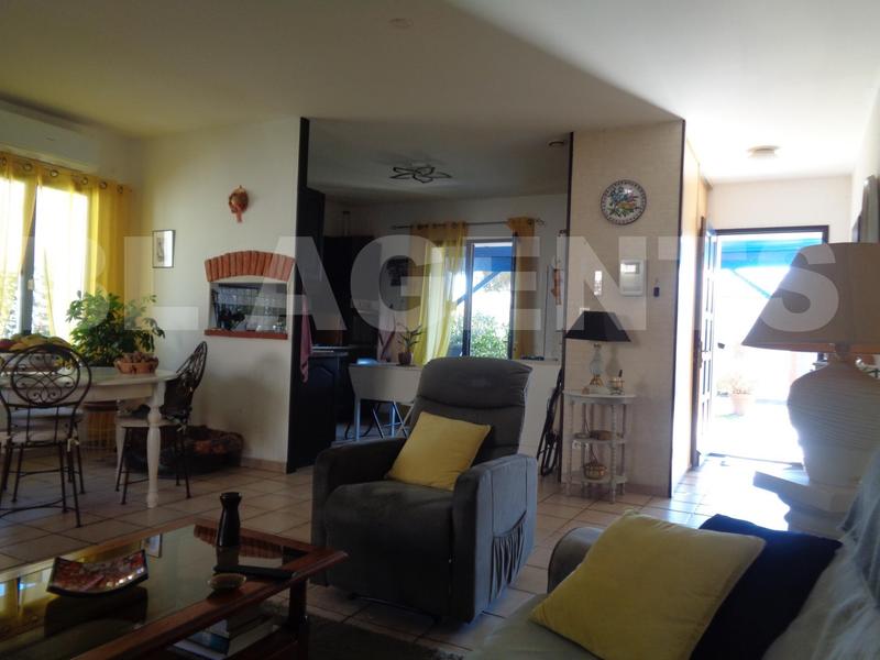 Maison - 93 m² - 4 pièces