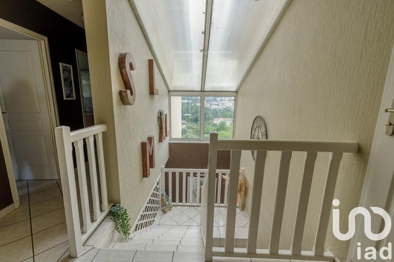 Maison - 216 m² - 6 pièces