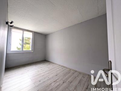Appartement - 80 m² - 5 pièces