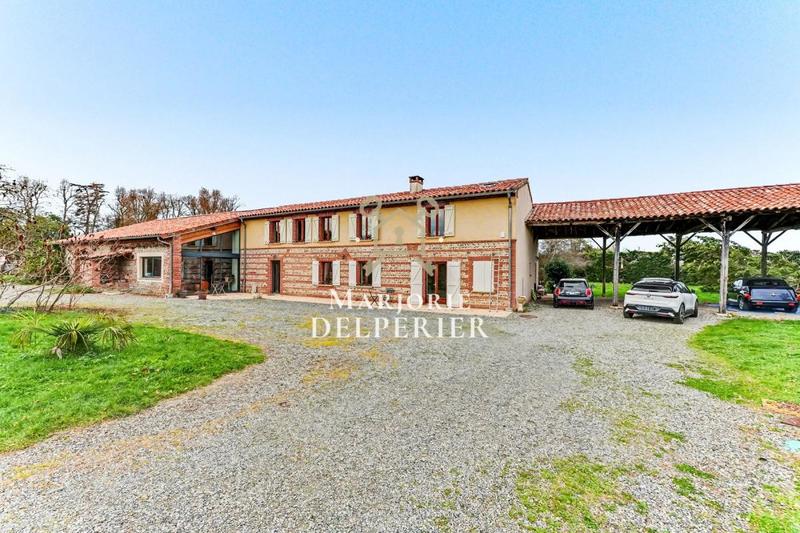 Maison - 422 m² - 10 pièces