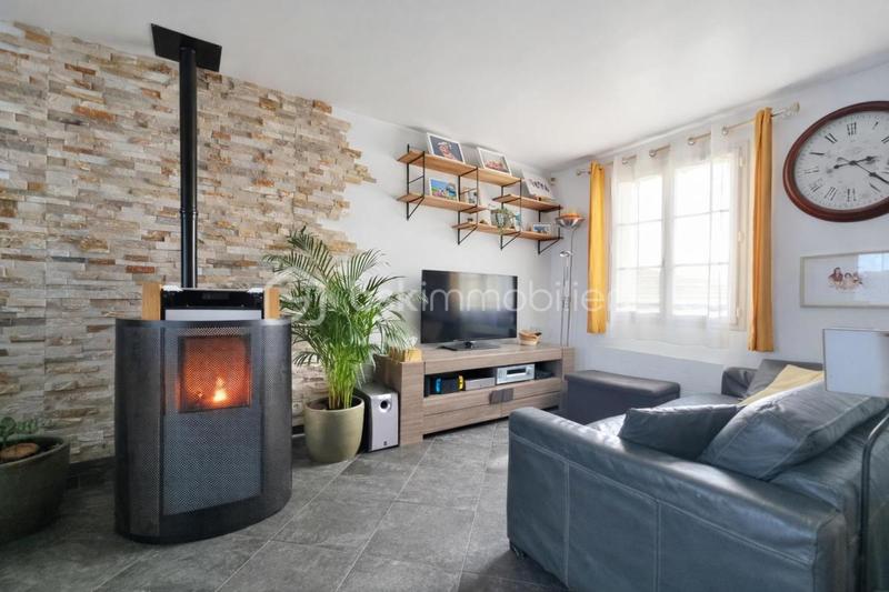 Maison traditionnelle - 98 m² - 4 pièces