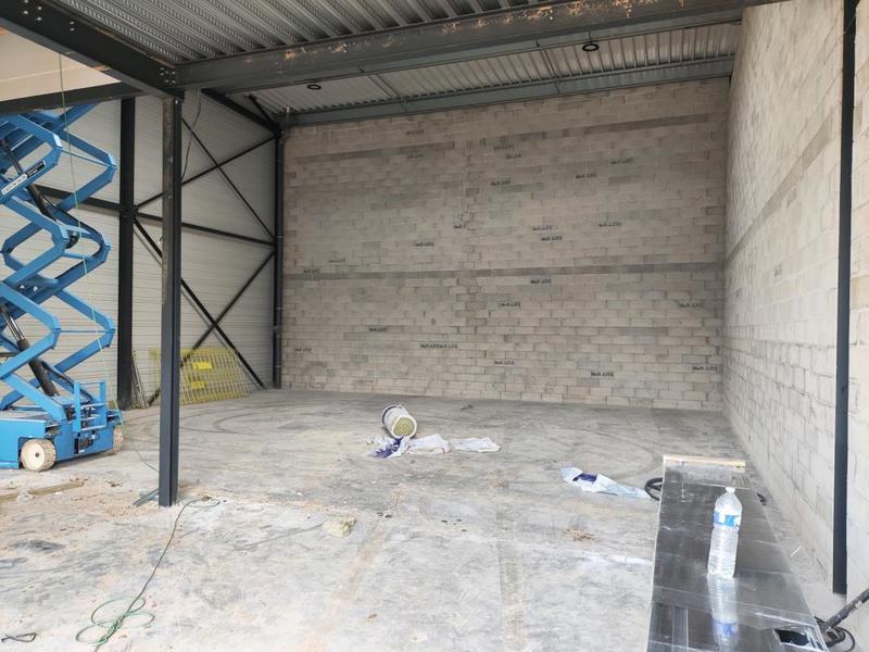 Local d'activité / Entrepôt - 229 m²