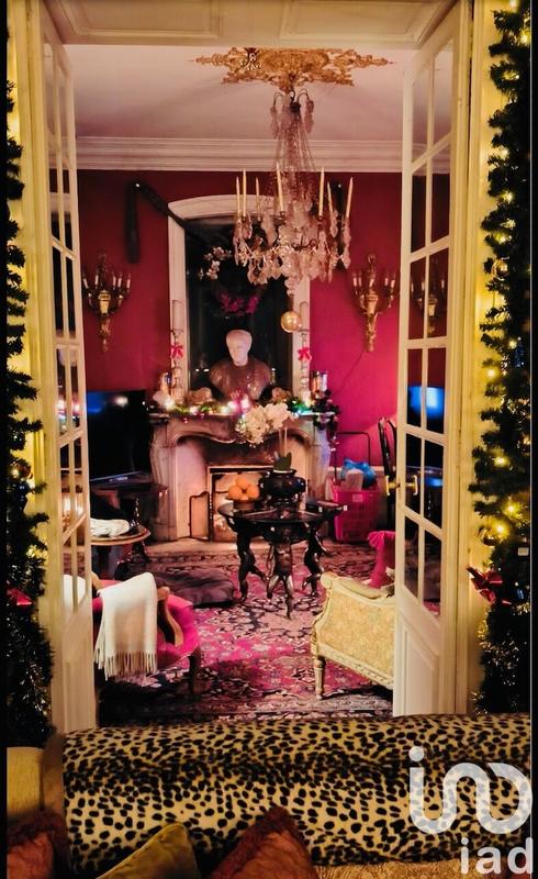 Maison - 600 m² - 14 pièces