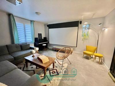 Maison - 165 m² - 9 pièces