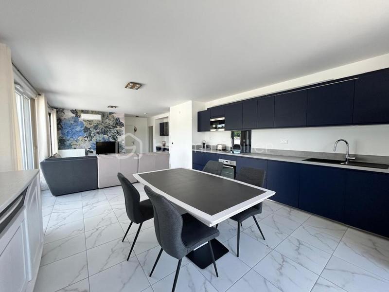 Appartement - 96 m² - 3 pièces