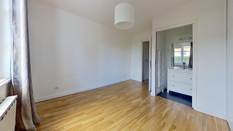 Maison - 214 m² - 5 pièces