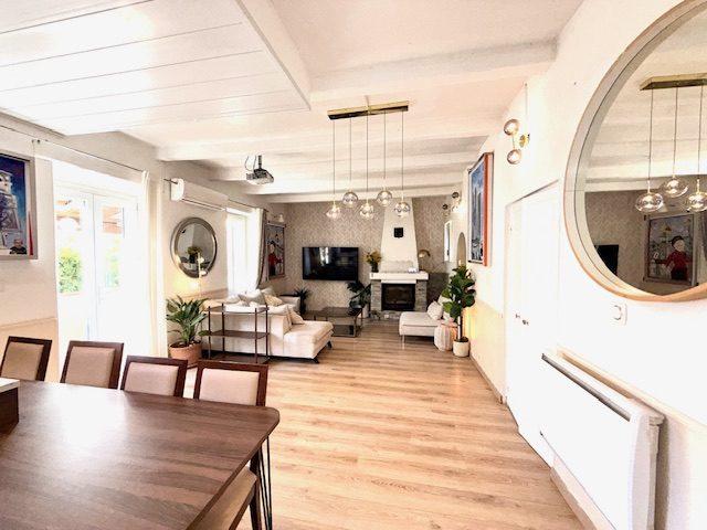 Appartement - 82 m² - 6 pièces