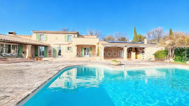 Propriété - 150 m² - 8 pièces