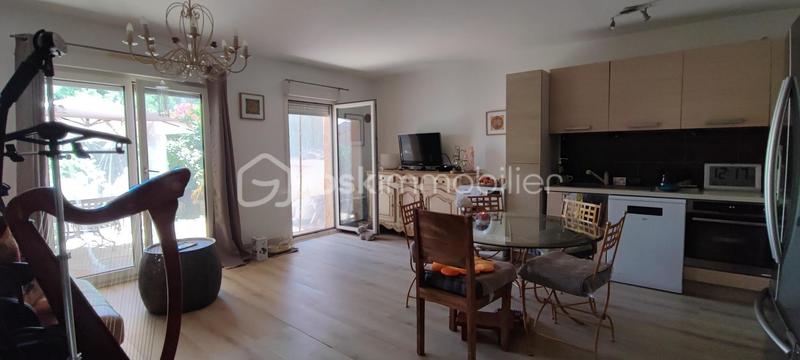 Immeuble - 65 m² - 3 pièces