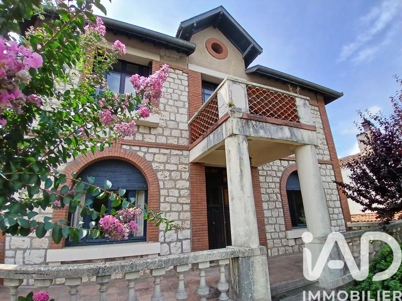 Maison - 211 m² - 8 pièces