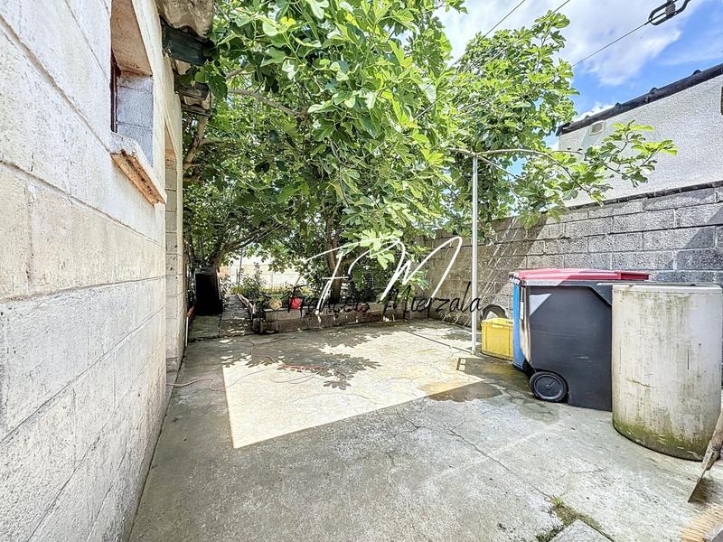 Maison - 182 m² - 9 pièces