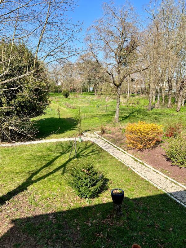 Demeure - 274 m² - 11 pièces