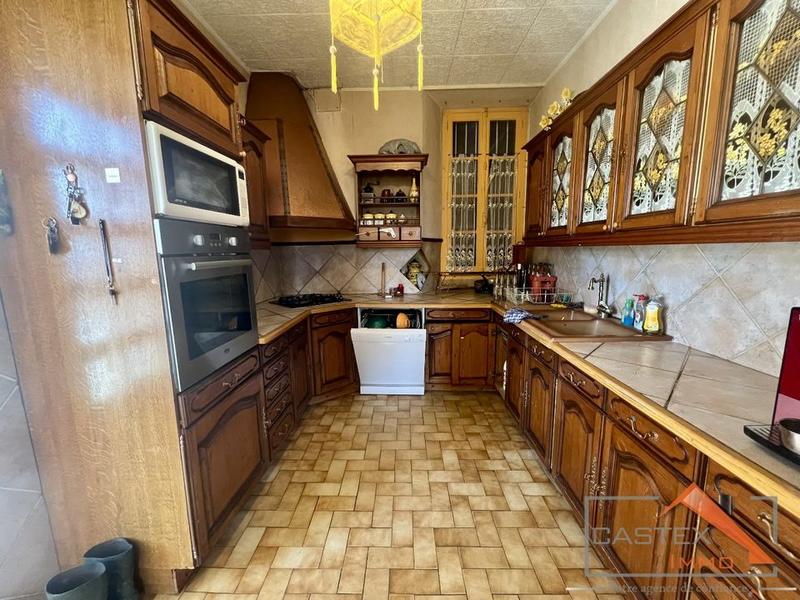 Maison - 178 m² - 8 pièces