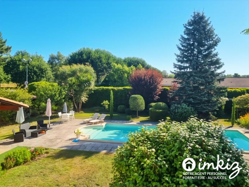 Maison - 206 m² - 7 pièces