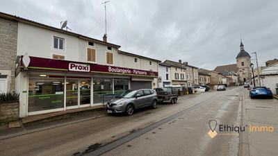 Maison - 500 m² - 6 pièces