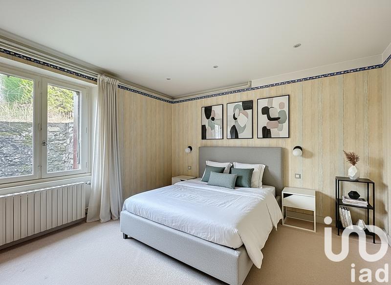 Maison - 211 m² - 8 pièces