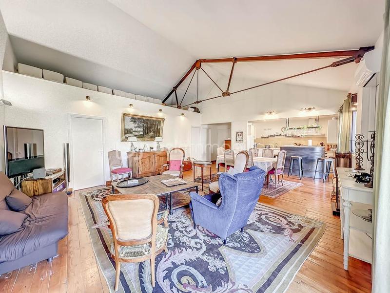 Propriété - 320 m² - 12 pièces