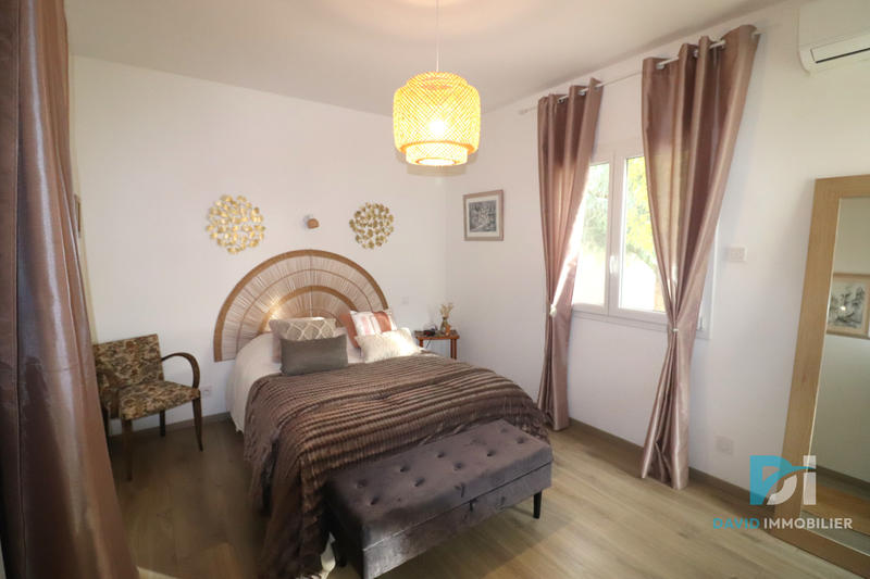 Villa - 297 m² - 8 pièces