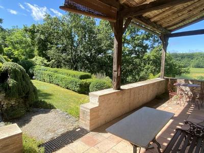 Propriété - 249 m² - 7 pièces