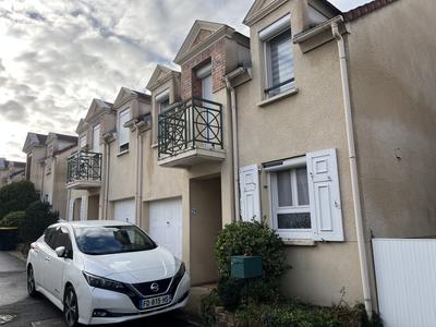 Maison traditionnelle - 100 m² - 5 pièces