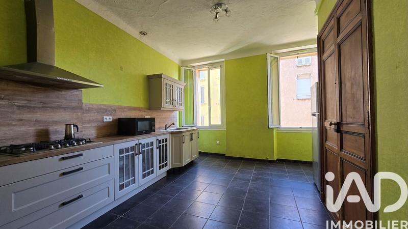 Maison - 219 m² - 6 pièces