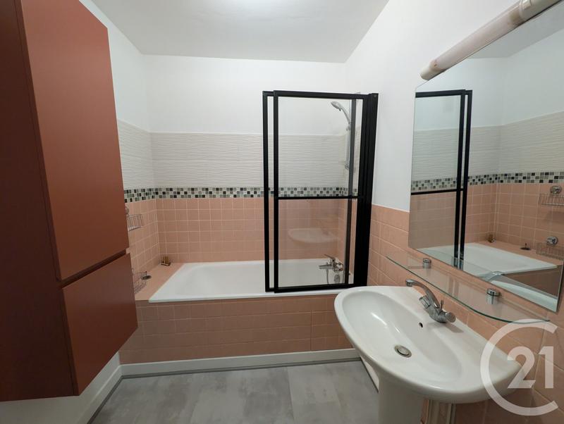 Appartement - 99 m² - 5 pièces