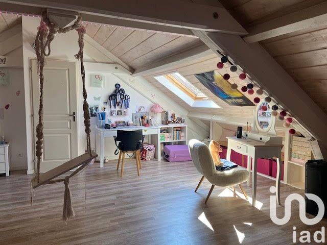 Maison - 200 m² - 5 pièces