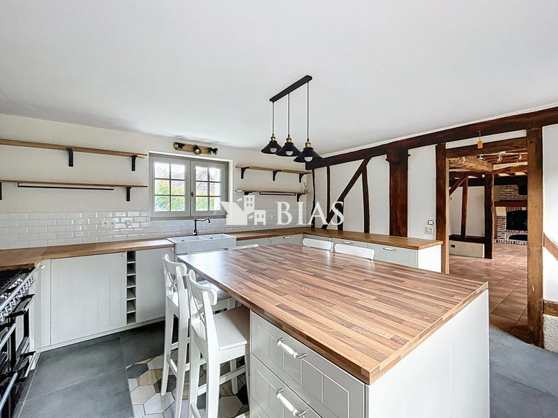 Maison - 205 m² - 6 pièces