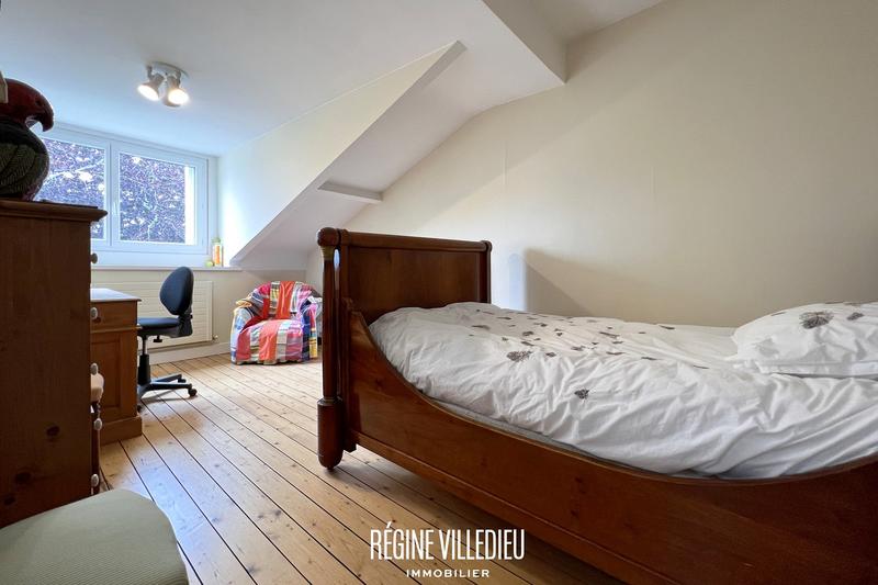 Maison - 372 m² - 11 pièces