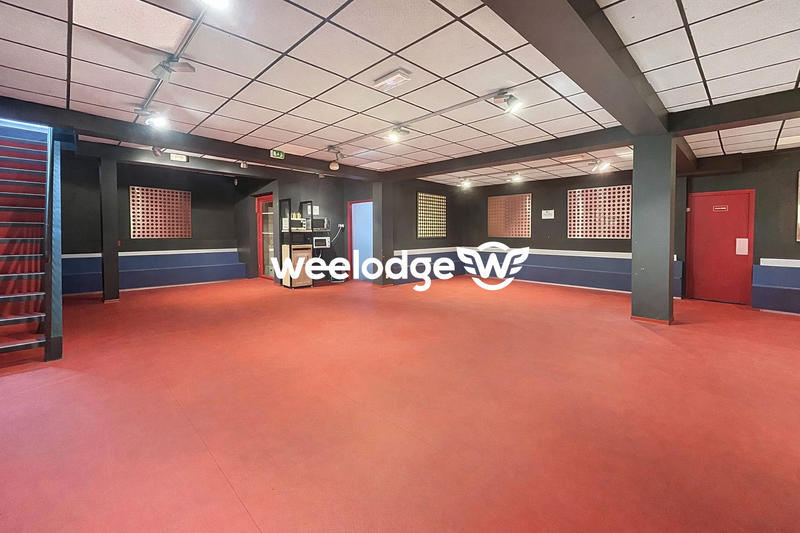 Fonds de commerce - Local commercial - 360 m²