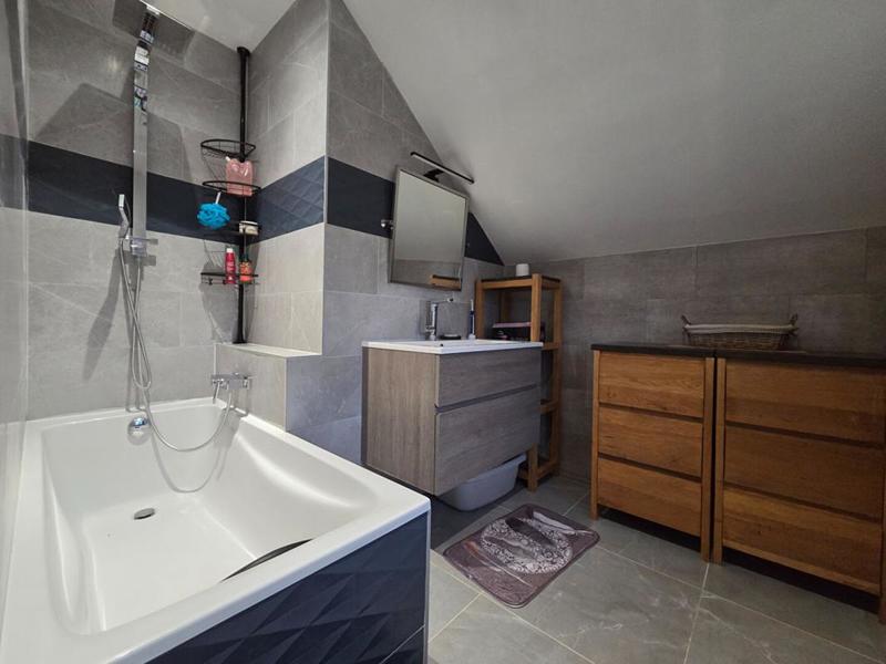 Maison - 90 m² - 3 pièces