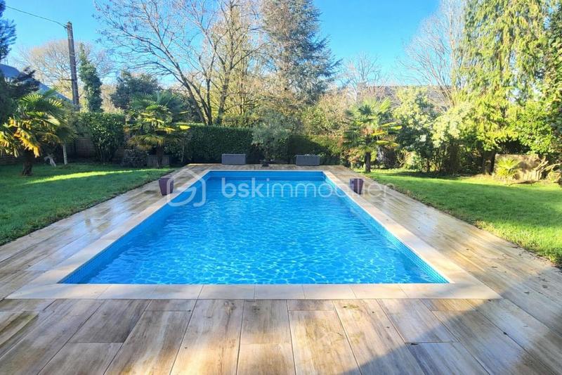 Propriété - 230 m² - 8 pièces