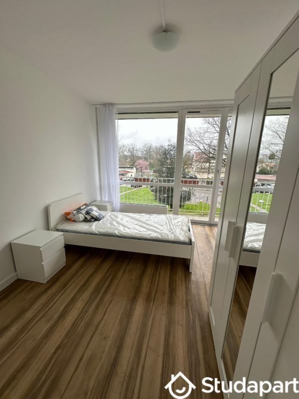 Chambre - 12 m² - 1 pièce