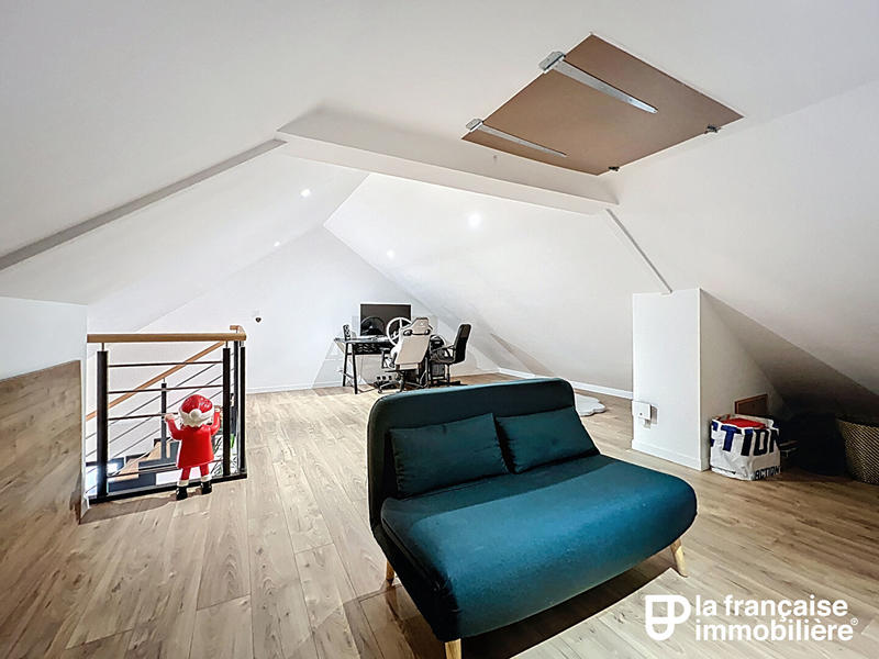 Maison - 233 m² - 8 pièces