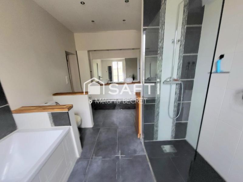 Maison - 270 m² - 9 pièces