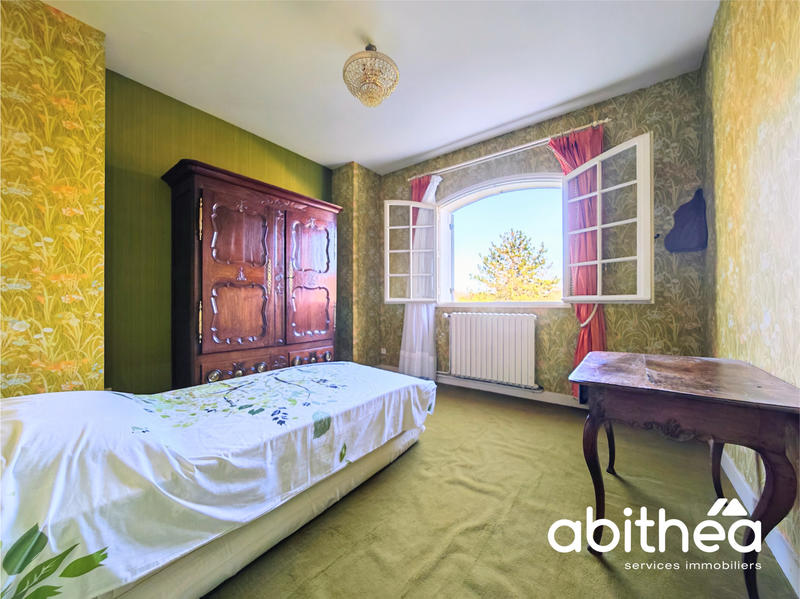 Maison - 250 m² - 11 pièces