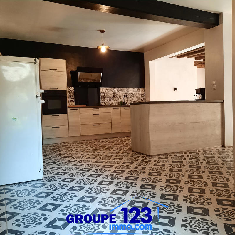 Maison - 225 m² - 6 pièces