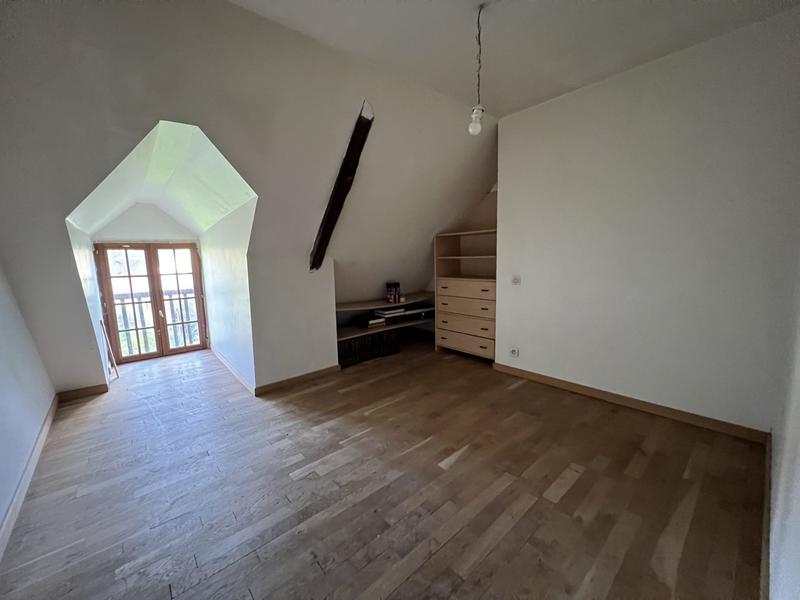Maison - 213 m² - 8 pièces