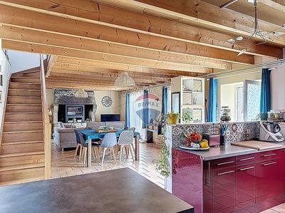 Maison - 237 m² - 11 pièces