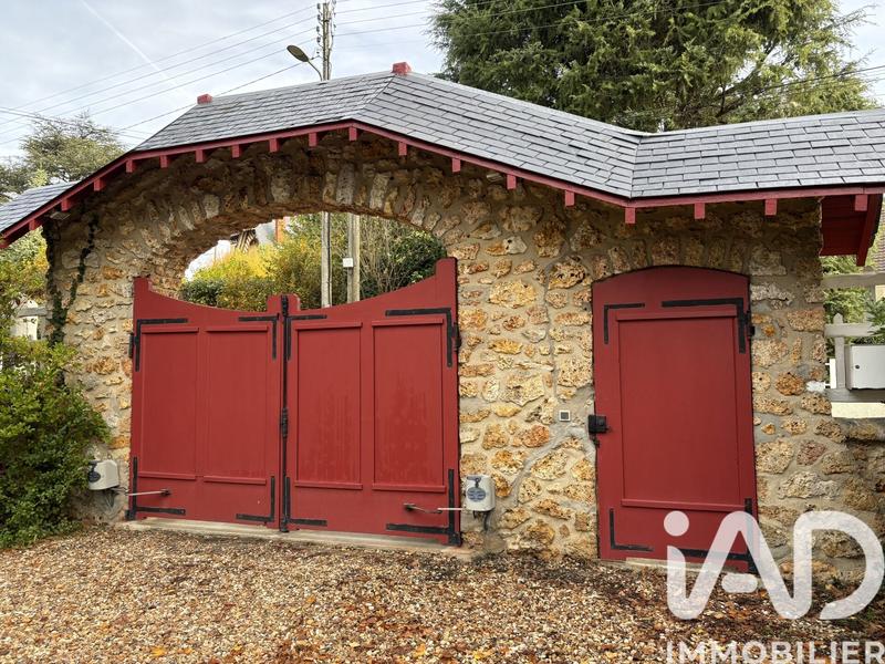 Maison - 200 m² - 8 pièces