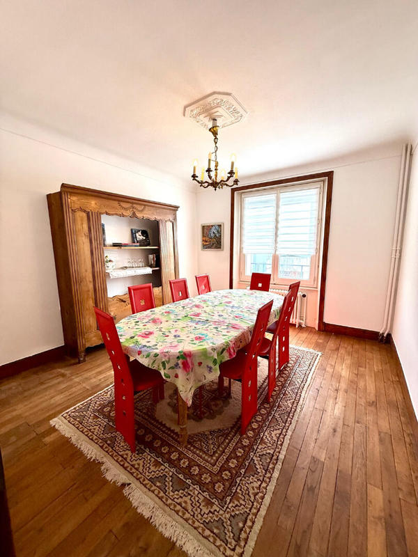 Maison - 145 m² - 8 pièces