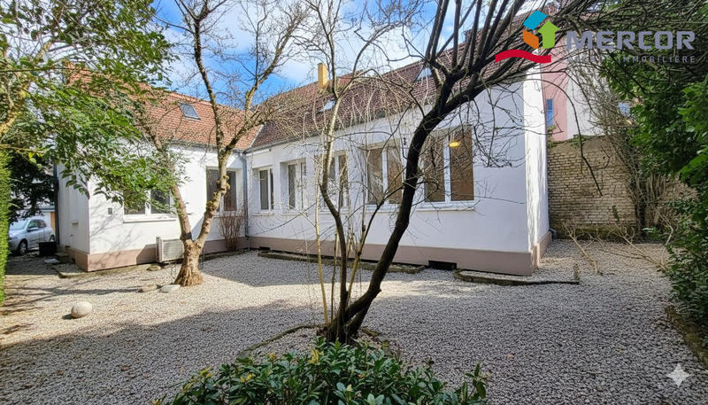 Maison - 98 m² - 6 pièces