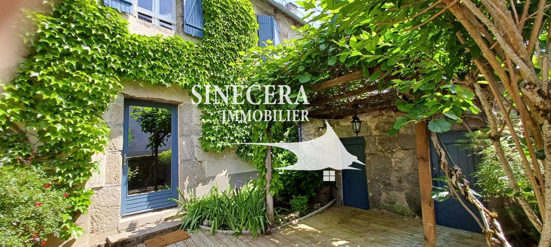 Maison - 240 m² - 7 pièces