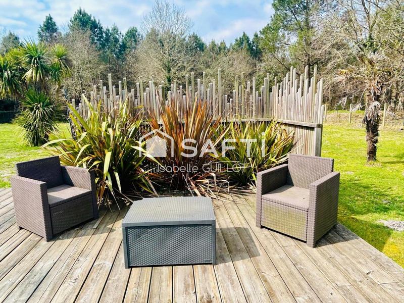 Maison - 240 m² - 9 pièces