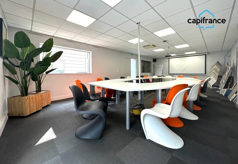 Bureau - 332 m² - 20 pièces