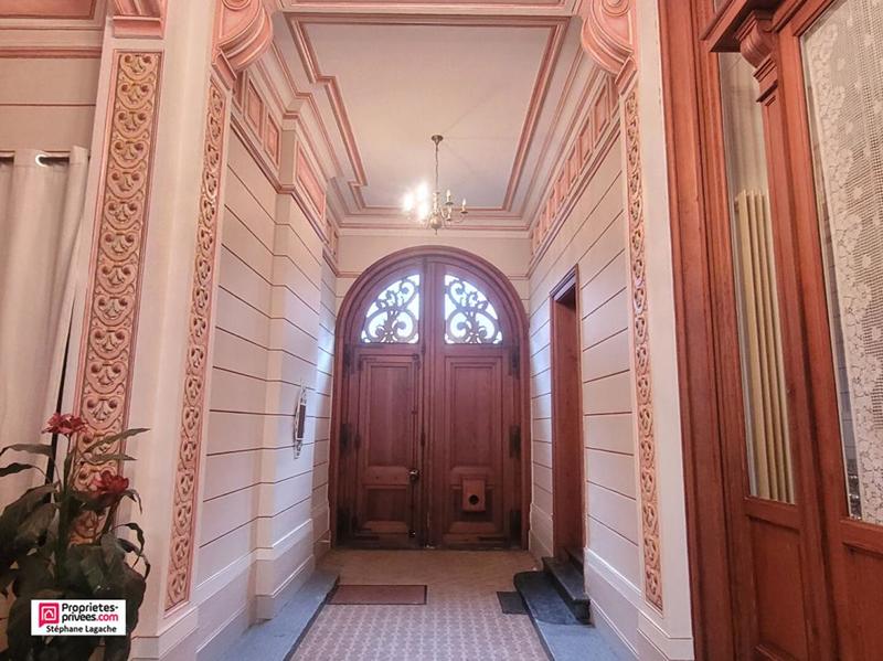 Demeure - 360 m² - 12 pièces