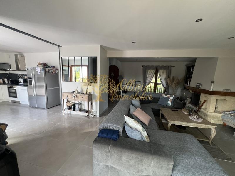 Pavillon - 140 m² - 5 pièces