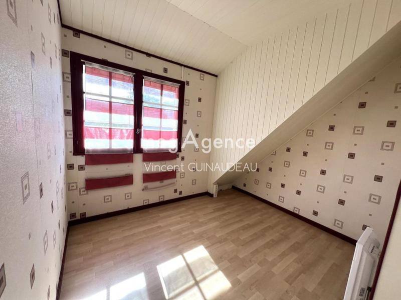 Maison - 220 m² - 11 pièces